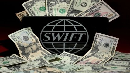 Точка невозврата: два банка РФ отключают от системы SWIFT
