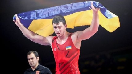 Дебютант Новиков заменил Жана Беленюка и стал чемпионом Европы (Видео)