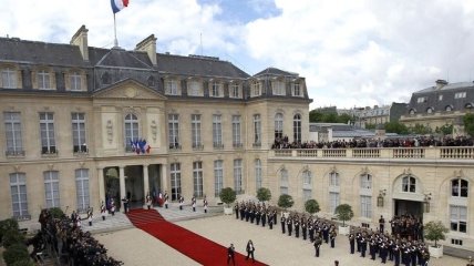 Франция: нравственность политики и скромность власти 