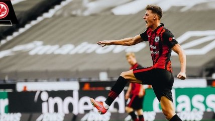 В Германии футболист со второй попытки забил необыкновенный гол (видео)