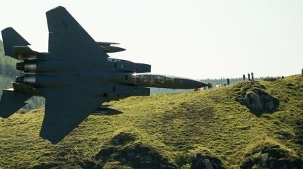 Необычный взгляд на истребитель F-15E Strike Eagle (Фото)