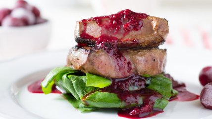 Вишневый соус к мясу с крахмалом (видео)