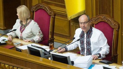 Заседание Рады: депутаты выбирают дату инаугурации Зеленского (Видео)