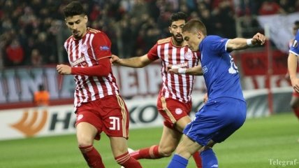 УЕФА не накажет Олимпиакос за российский флаг на матче с Динамо