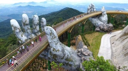 Захватывающий дух мост во Вьетнаме, от которого трудно отвести взгляд (Фото) 
