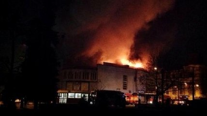 Продолжается ликвидация пожара в кинотеатре "Жовтень"