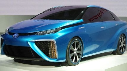 Toyota планирует отказаться от выпуска бензиновых авто