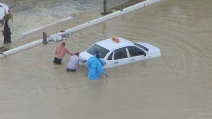 Потоп в Сочи: город уходит под воду (Фото, Видео)