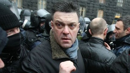 Олег Тягнибок: Янукович угрожал распустить Раду