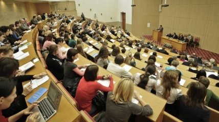 Студентов, покинувших Донбасс, не будут переводить в другие вузы