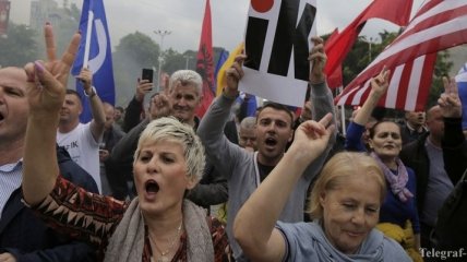 В Албании требуют отставки премьера, произошли столкновения с полицией