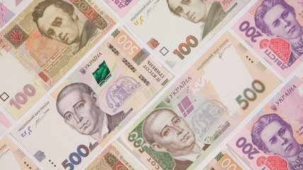 Официальный курс валют на 28 января:  гривня начала неделю с укрепления