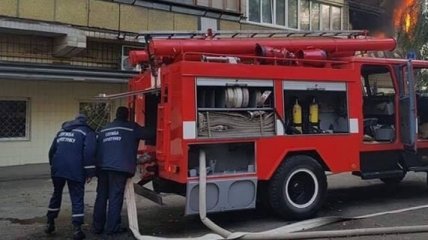 ГСЧС: Из-за пожара в Киеве эвакуировали 10 человек