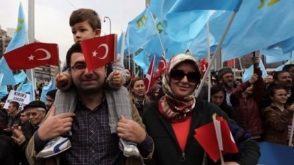 У Туреччині мітингували проти окупації Криму (Відео)
