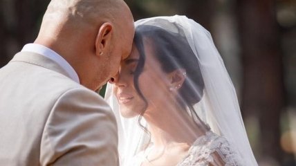 Эффектные кадры: Потап и Настя Каменских продолжают умилять сеть фотографиями со свадьбы
