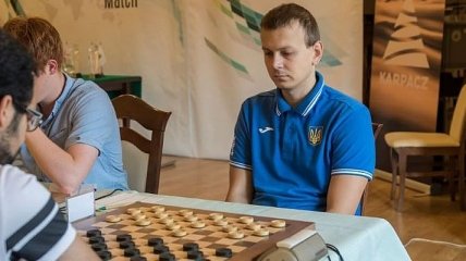 Украинец Иванов стал чемпионом мира по шашкам-100