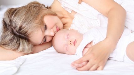 Совместный сон ребенка с родителями: что миф, а что — нет