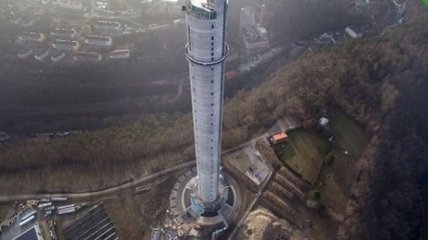 Немцы построили 250-метровую башню для испытаний скоростных лифтов (Видео)