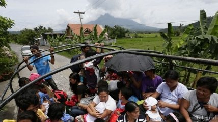На Филиппинах эвакуированы более 30 тыс. человек из-за вулкана Майон