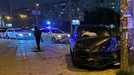 Появилось видео момента аварии с Porsche на Минской в Киеве
