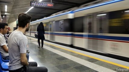 В метро Тегерана застрелили мужчину, который напал на людей с ножом