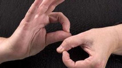 Акушерки осваивают «иностранный» язык – язык глухих