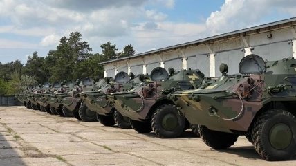Укроборонпром: Николаевский бронетанковый передал президентском полку обновленные машины