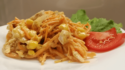 Салат с морковью по-корейски, кукурузой и сыром