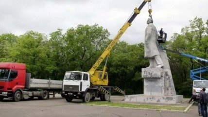 В Одессе демонтировали самый большой памятник Ленину