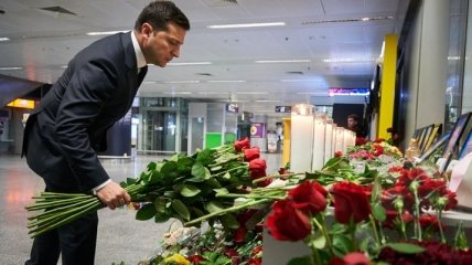 Президент почтил память жертв авиакатастрофы в Иране