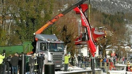 В Австрии во время авиашоу самолет упал в озеро
