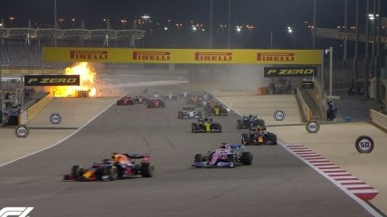 Болид Формулы-1 разорвало пополам во время гонки (видео)