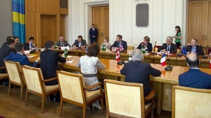 В МИД прошел брифинг для послов стран G7 о ситуации с агрессией РФ