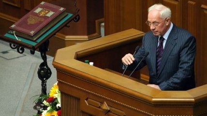 Азаров: политические соревнования не скажутся на экономике страны