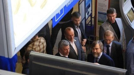 Активисты не выпускают из Одесского аэропорта нардепов "Оппоблока"