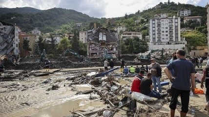 Турция скорбит: Наводнения забрали уже почти полсотни жизней