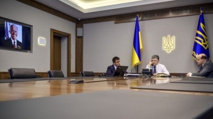 Порошенко рассчитывает на Байдена в укреплении украинской армии