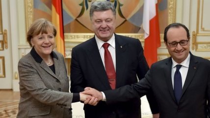 Порошенко обсудил с Меркель и Олландом реализацию Минских соглашений