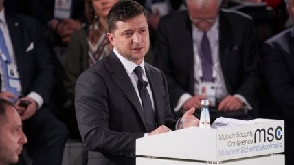 Зеленський: "Ми зробили все, щоб вірус в Україну не потрапив"