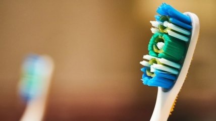 Здоровые зубки: полезные советы как правильно выбрать зубную щетку 