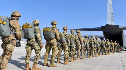 Армія США повністю покинула аеропорт Кабула