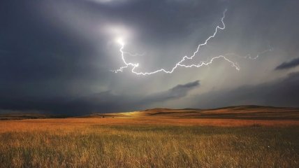 Семья пастухов на Волыни дважды за день пострадала от удара молнии