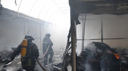 В Одессе произошел масштабный пожар на рынке Северный (Видео)