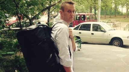 Навальный прибыл в суд с вещами на случай его отправки в колонию