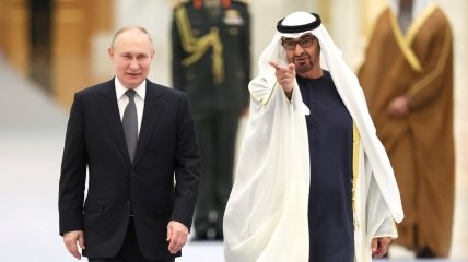 С президентом ОАЭ Мухаммедом бен Заидом Аль Нахайяном