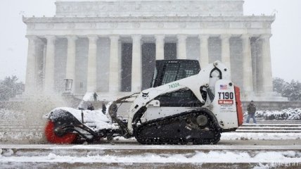 В Вашингтоне из-за снегопада объявили чрезвычайное положение