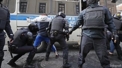 В РФ будут наказывать за оскорбительные посты о полиции в Сети