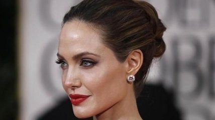 Анджелина Джоли больна (Видео)