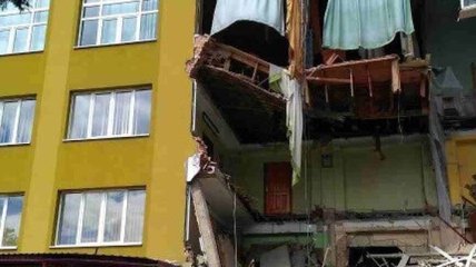 ГСЧС: В колледже города Коломыя обрушился фасад здания