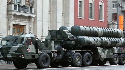 С-400 невозможно было остановить: путинские военные устроили ДТП в Москве (видео)